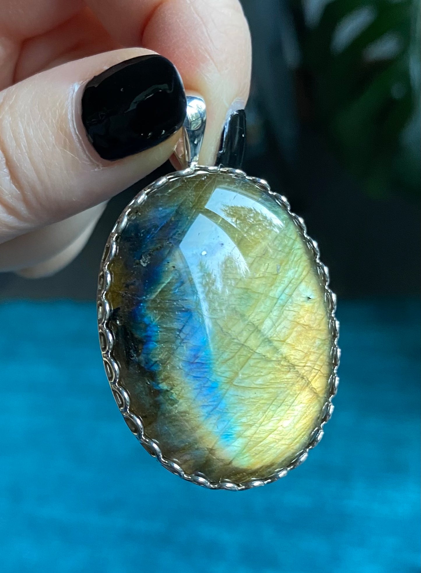 Oval Labradorite Pendant