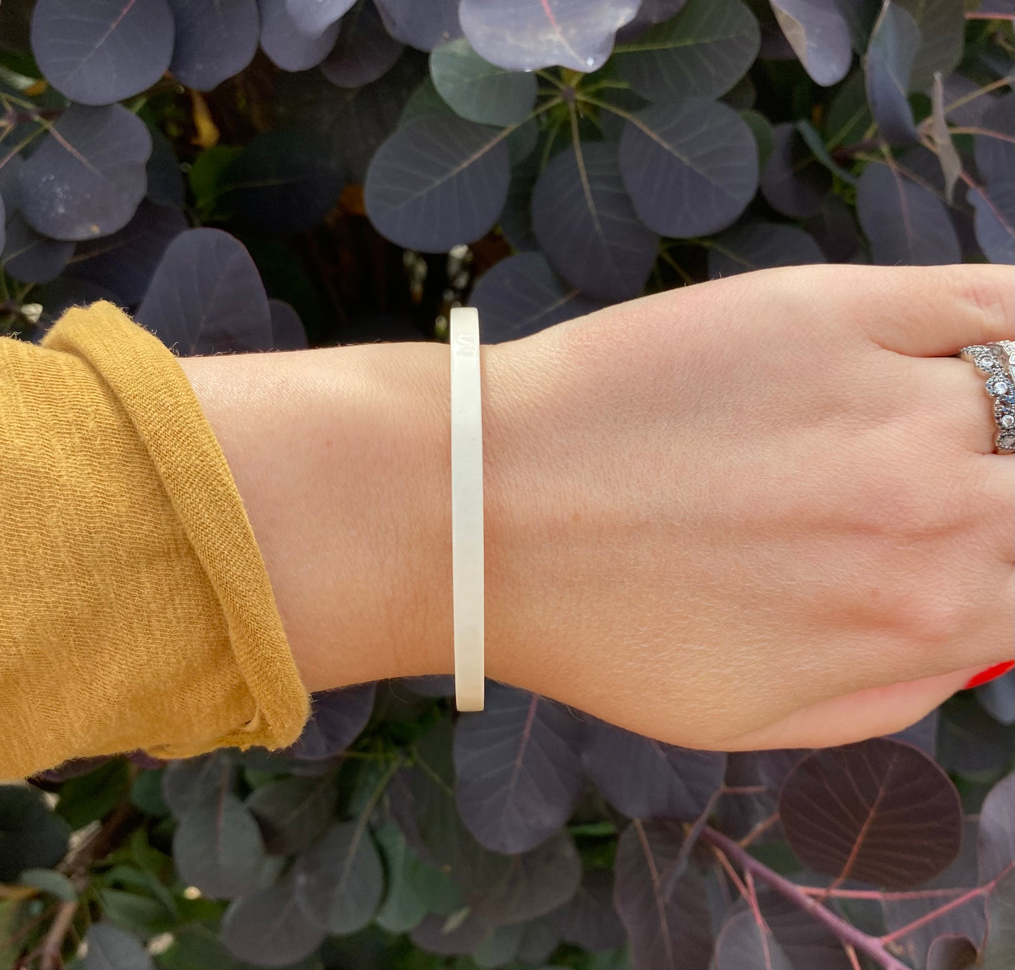 Mammoth Ivory Thin Flat Bangle