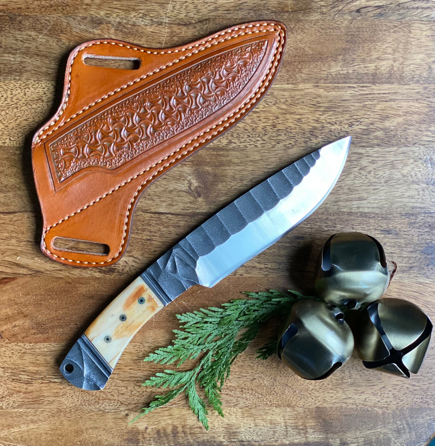 Fossil Ivory Ursus Horriblus Knife