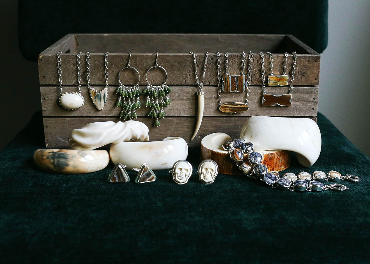 Thin Tusk Pendant