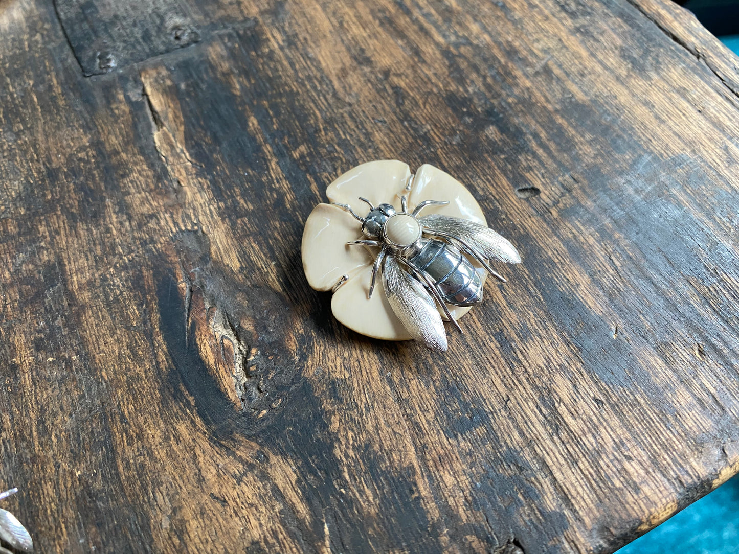 Bee on Forget Me Not Pin/ Pendant