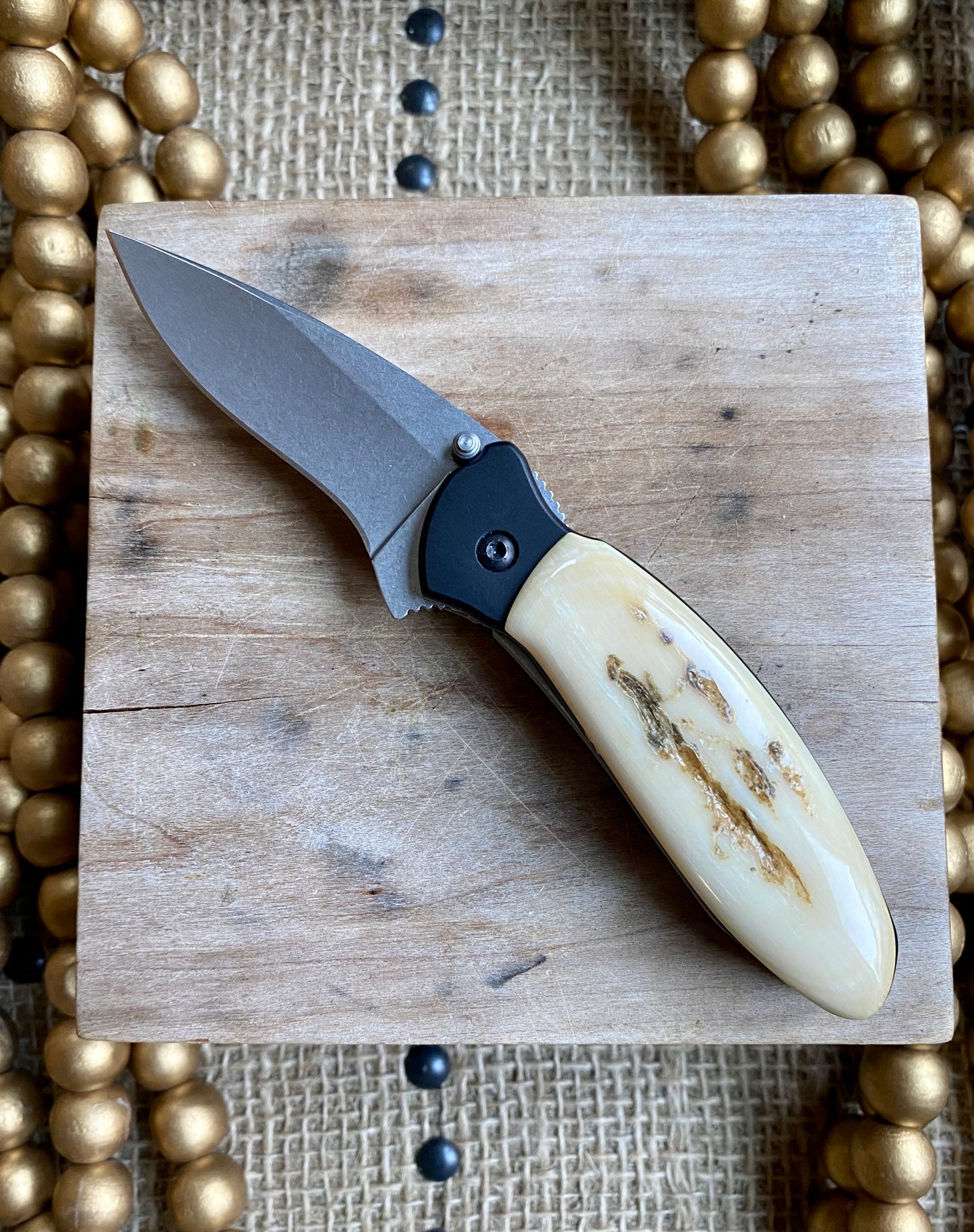 Kershaw Scallion Mammoth Ivory Black Accent Pocket Knife