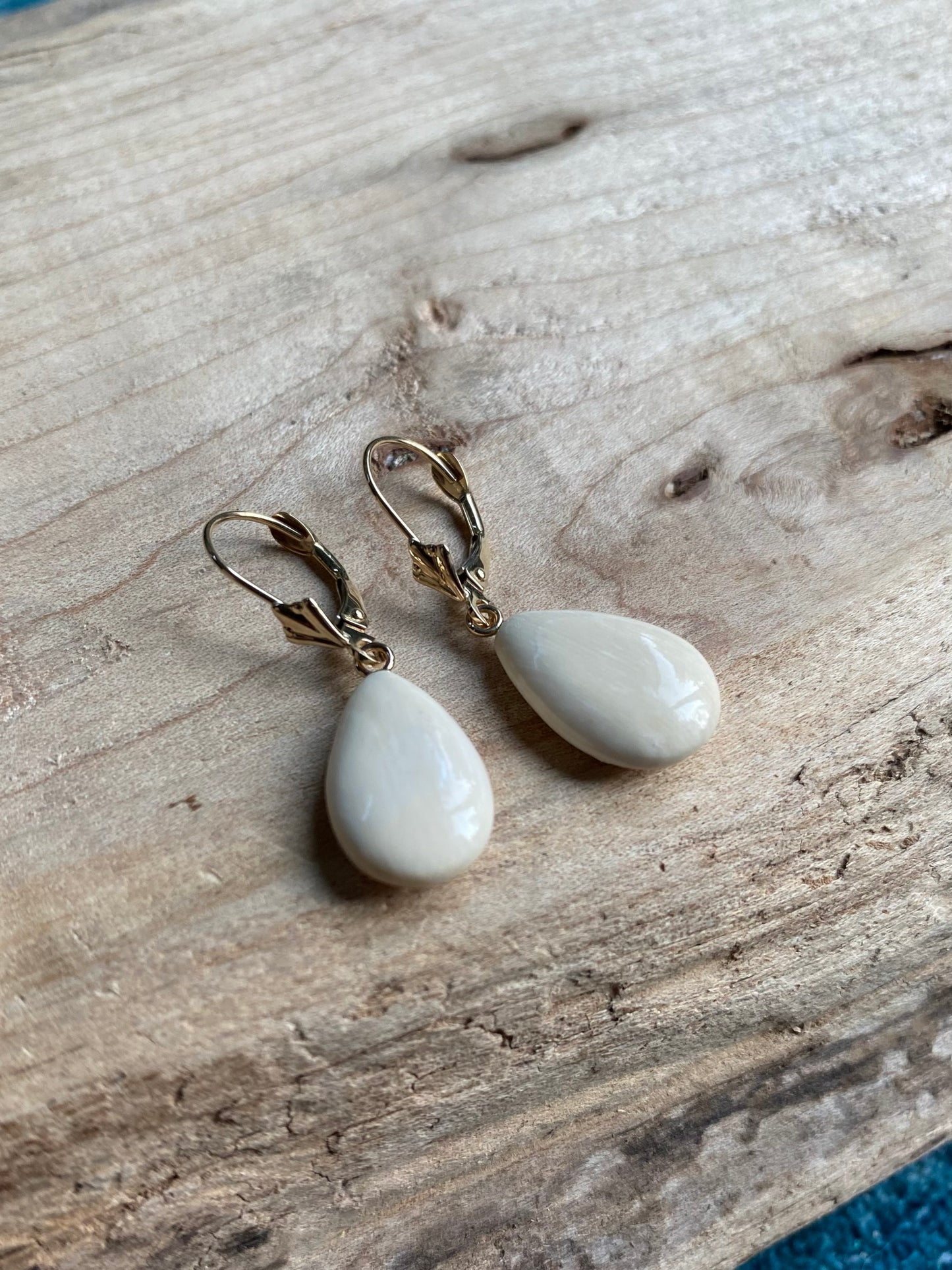 Dew Drop 14kt Earrings