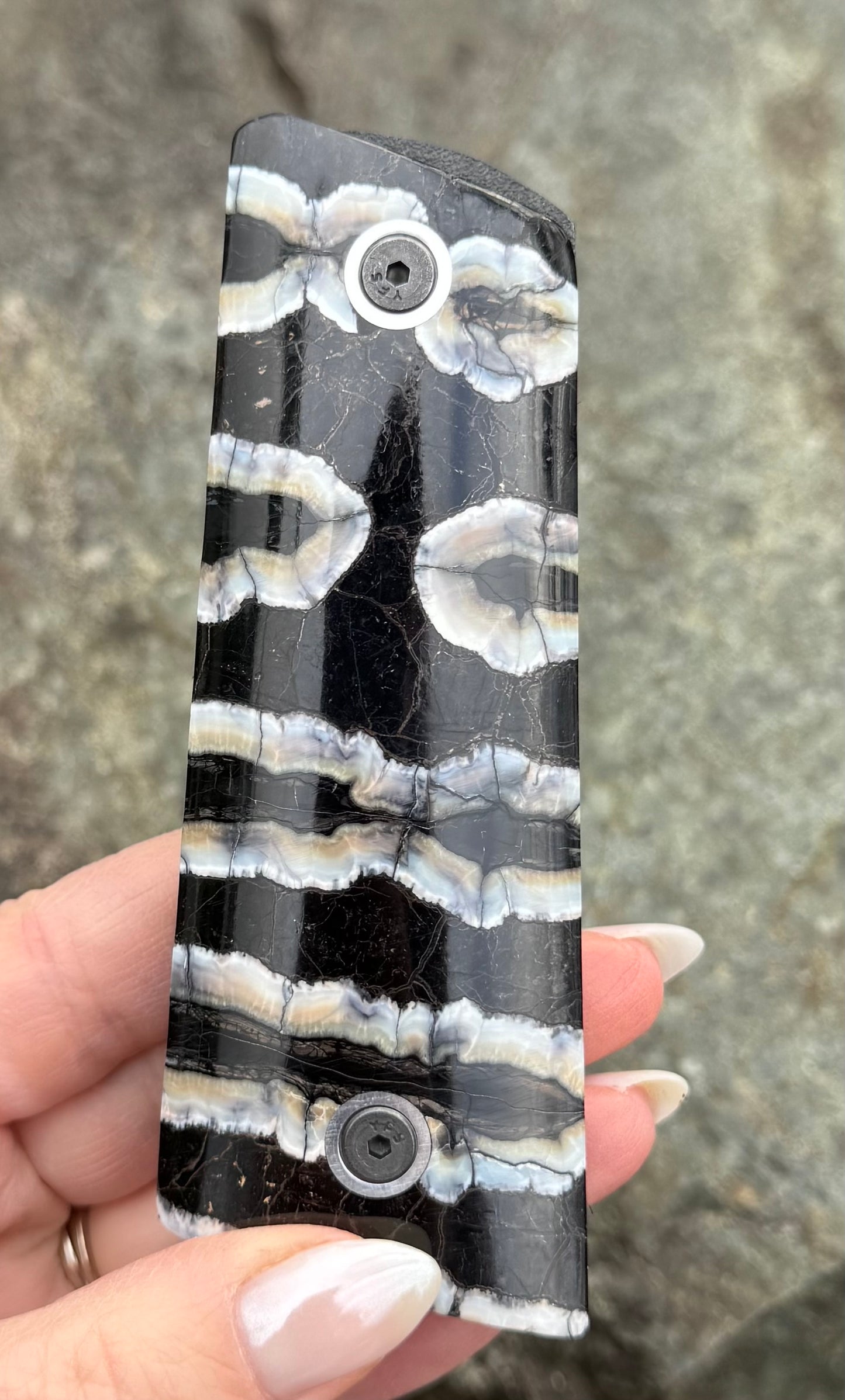 1911 Black Mammoth Tooth Grip Set