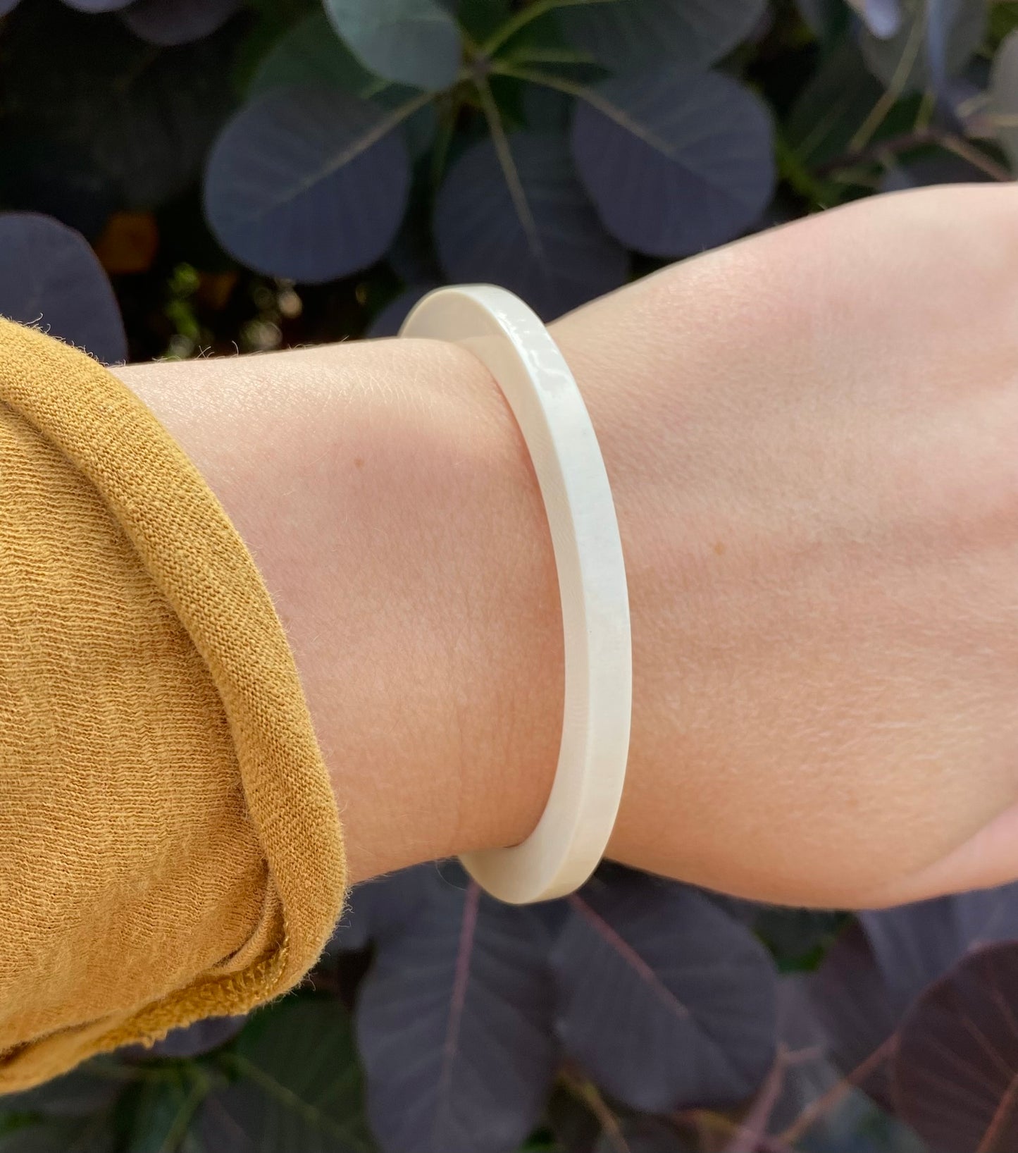 Mammoth Ivory Thin Flat Bangle