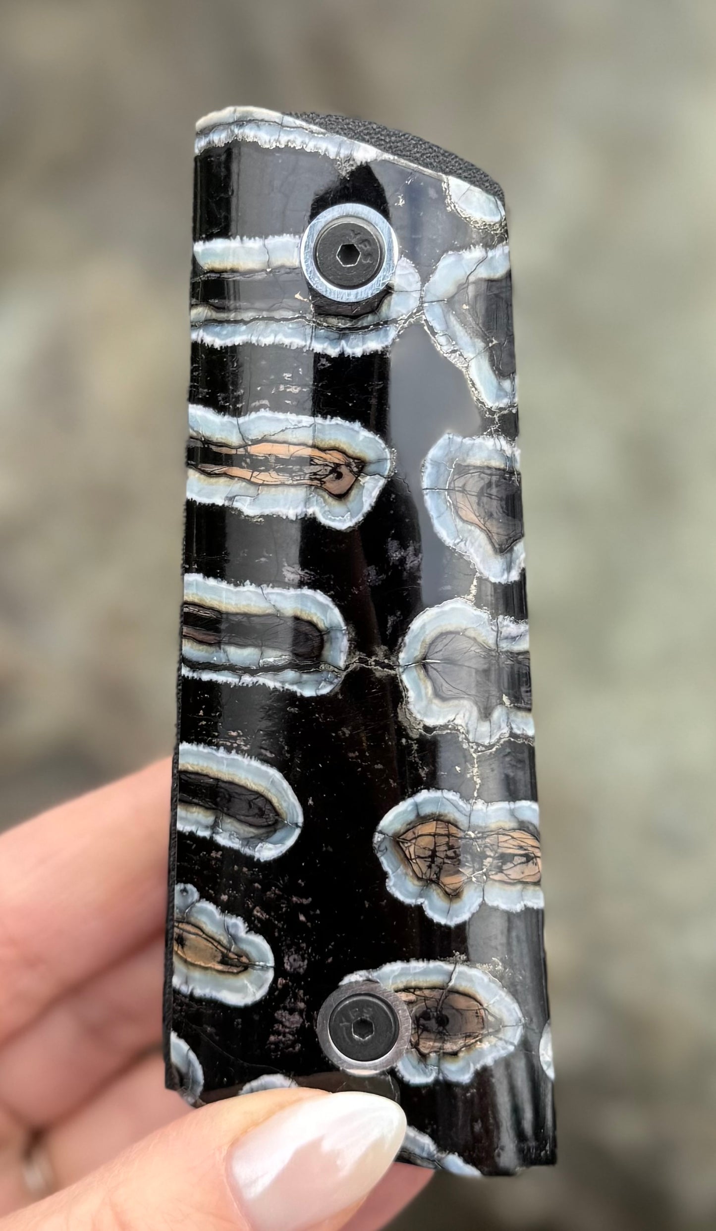 1911 Black Mammoth Tooth Grip Set