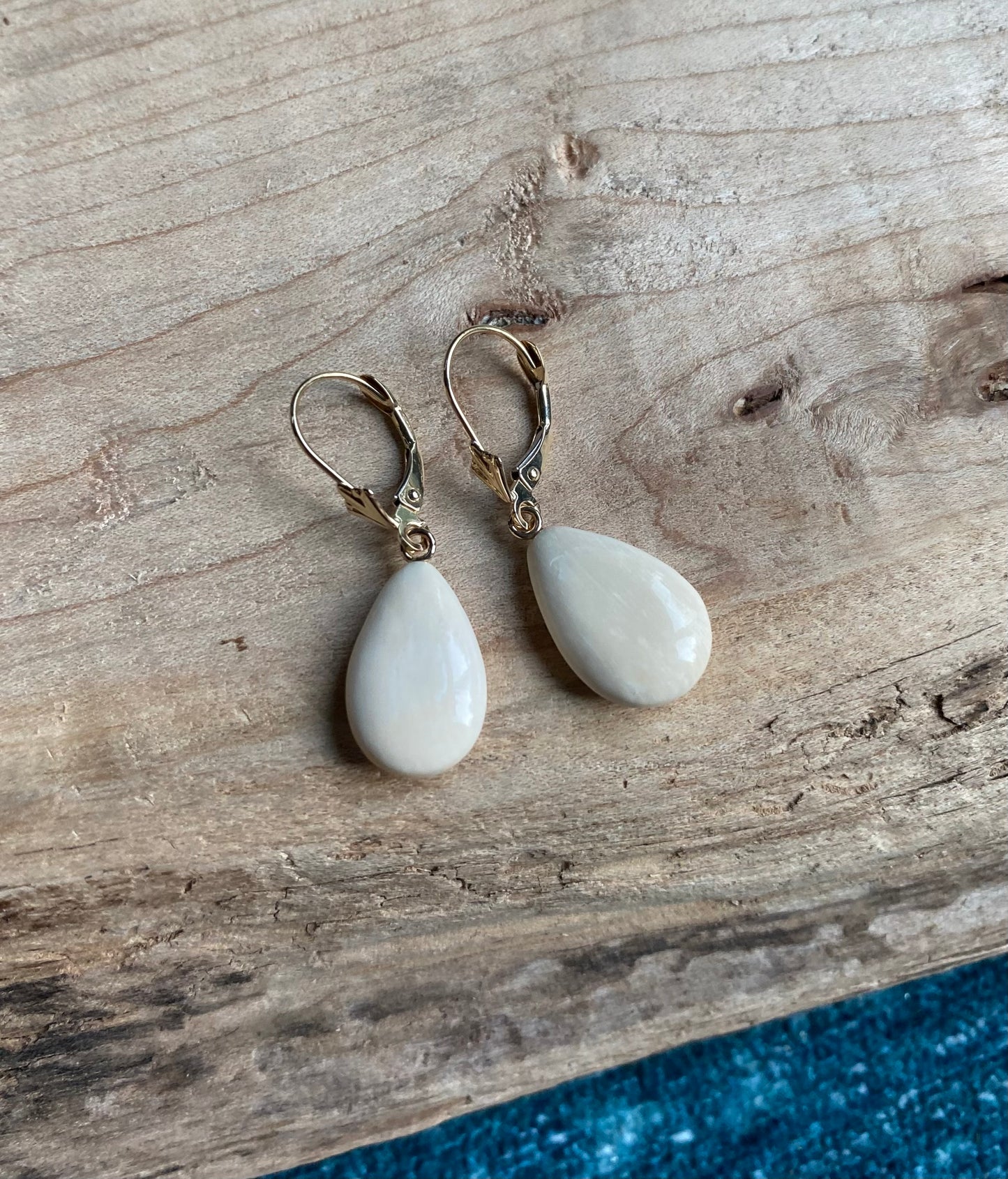 Dew Drop 14kt Earrings