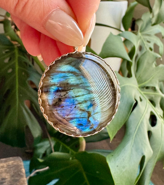 Round Labradorite Pendant
