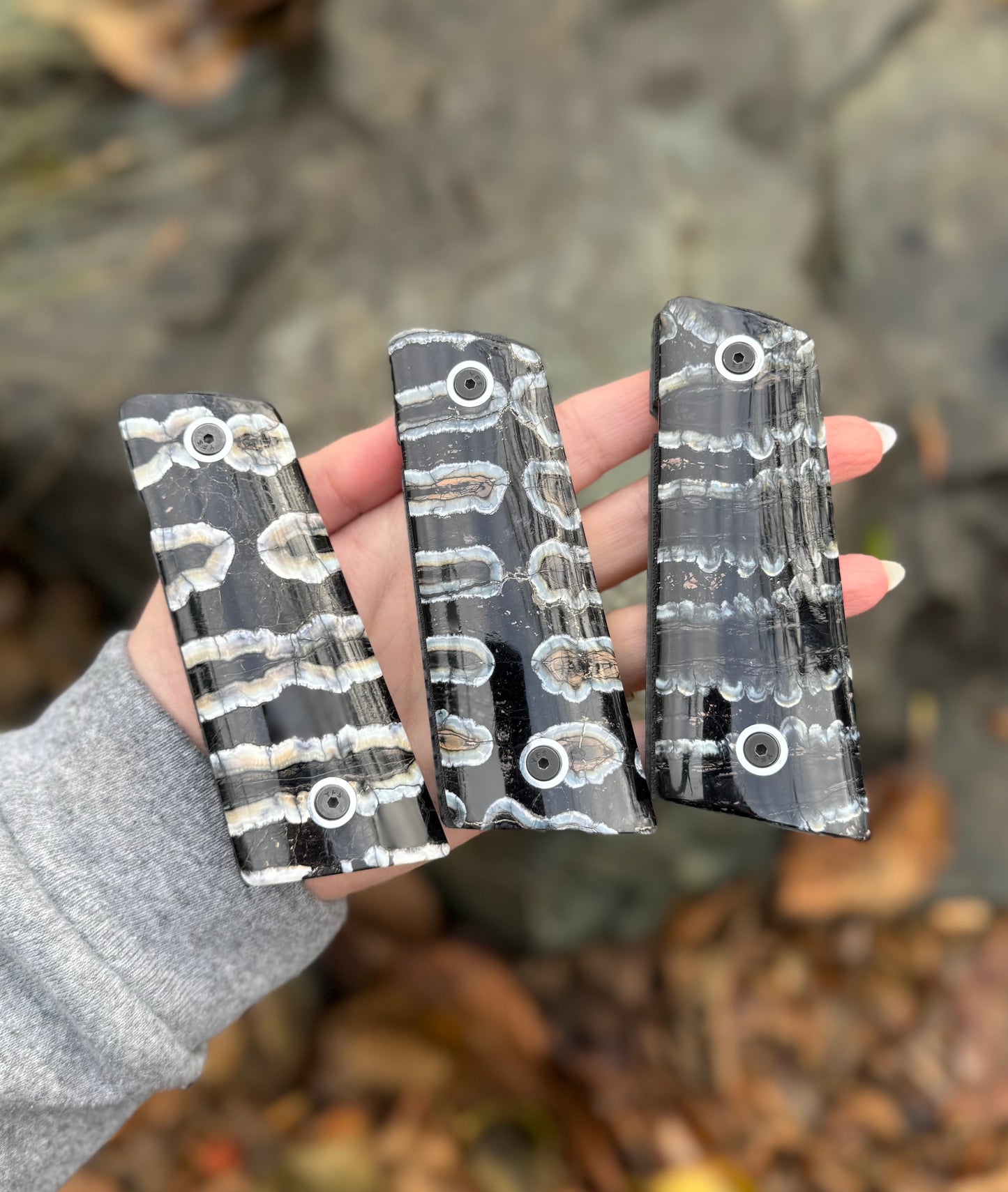 1911 Black Mammoth Tooth Grip Set