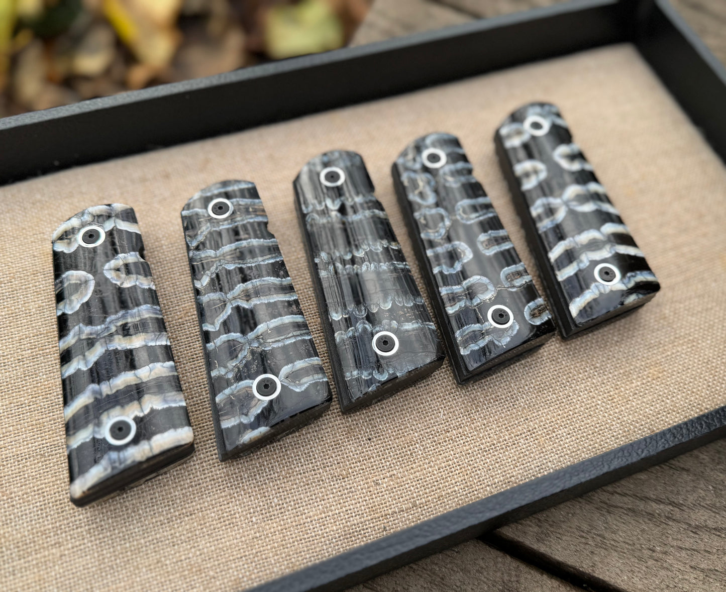 1911 Black Mammoth Tooth Grip Set