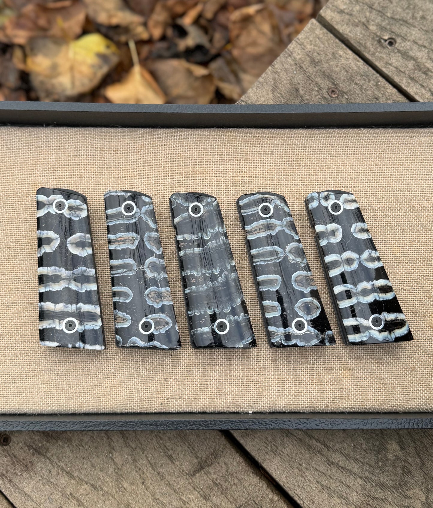 1911 Black Mammoth Tooth Grip Set