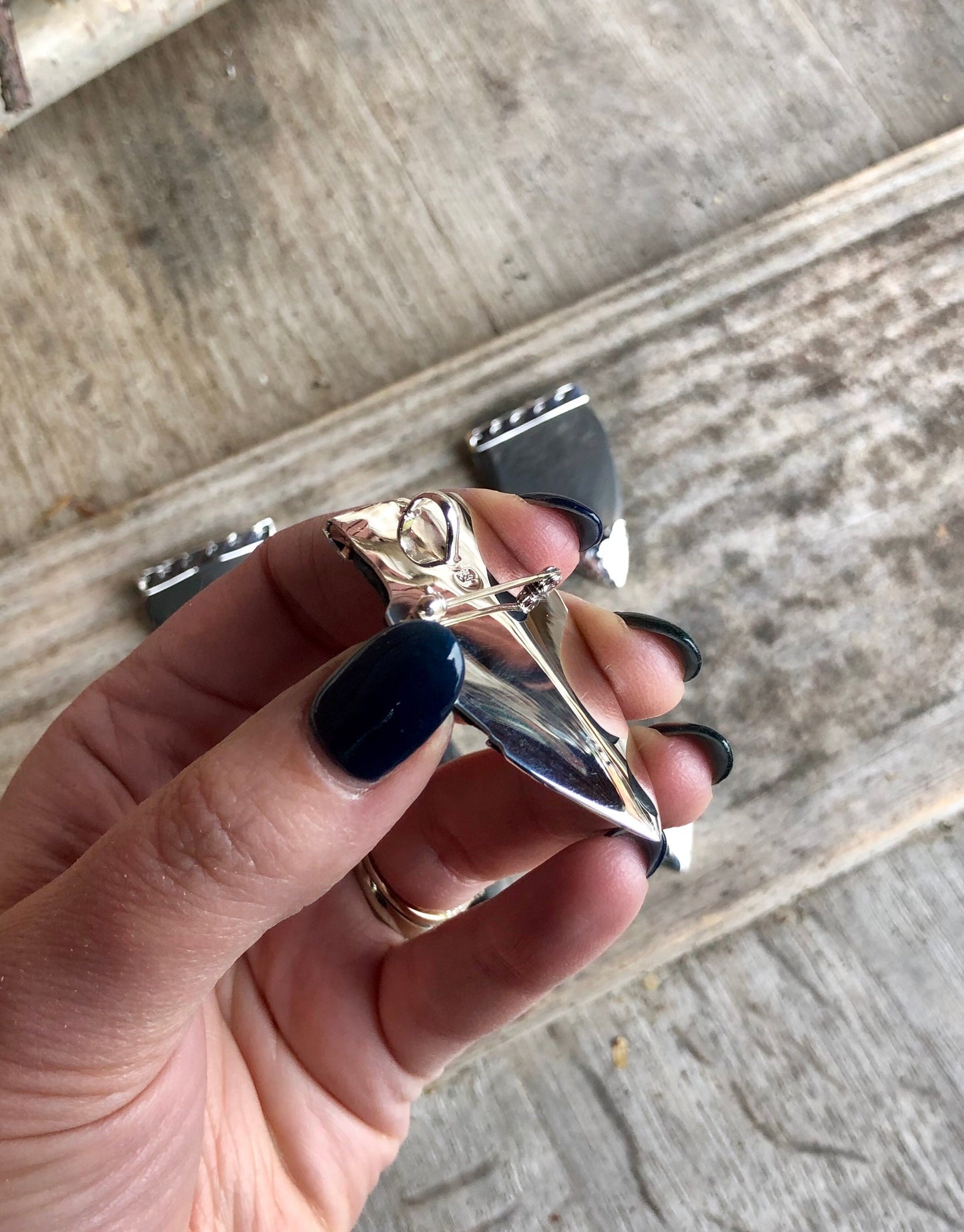 Artifact Harpoon Point Waves Pin +Pendant