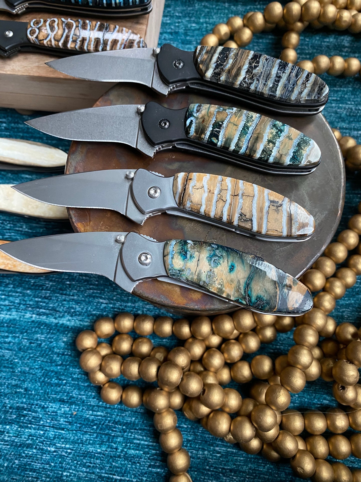 Kershaw Scallion Mammoth Tooth Black Accent Pocket Knife