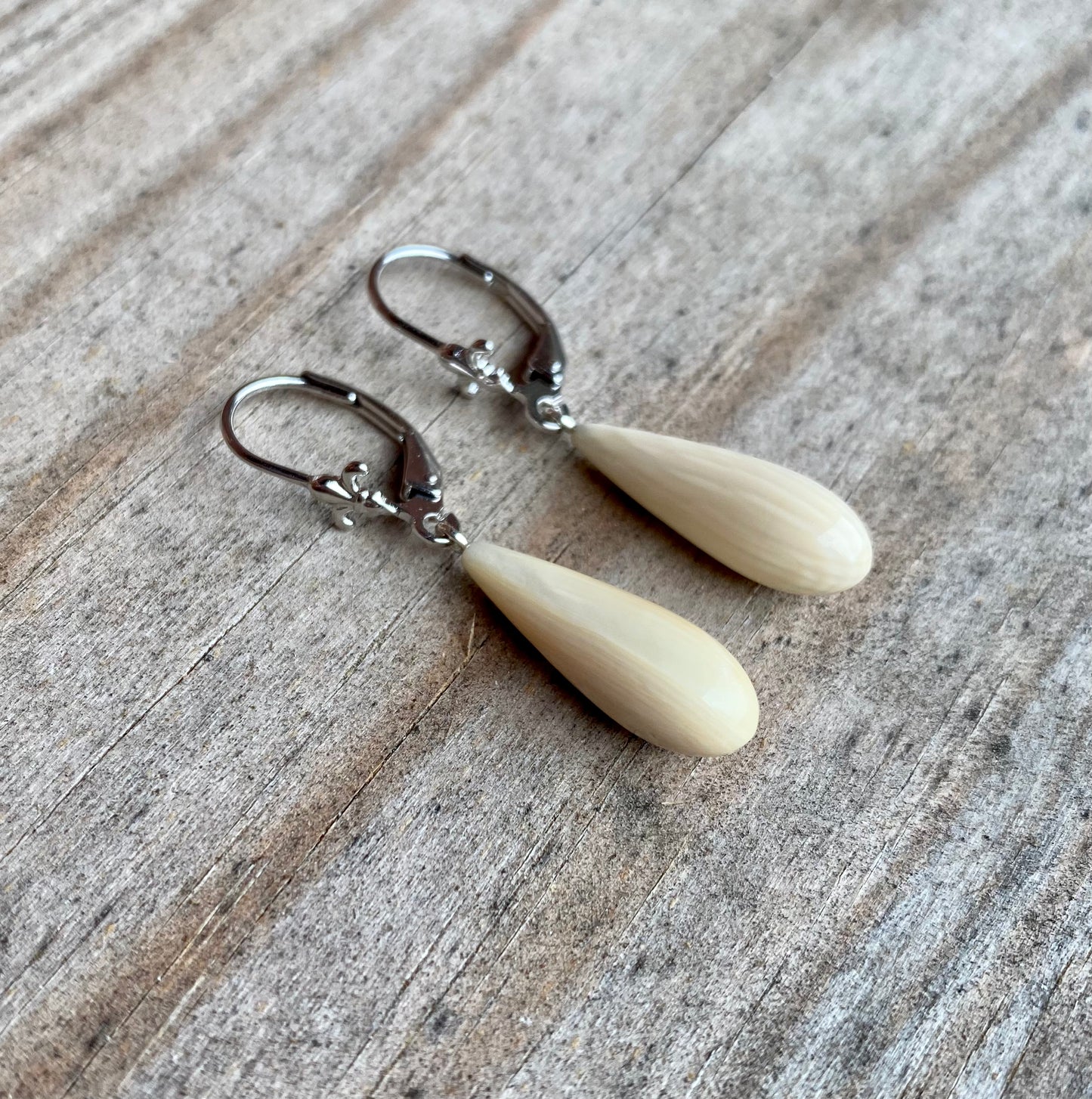 Mammoth Drop Earrings 20x7mm