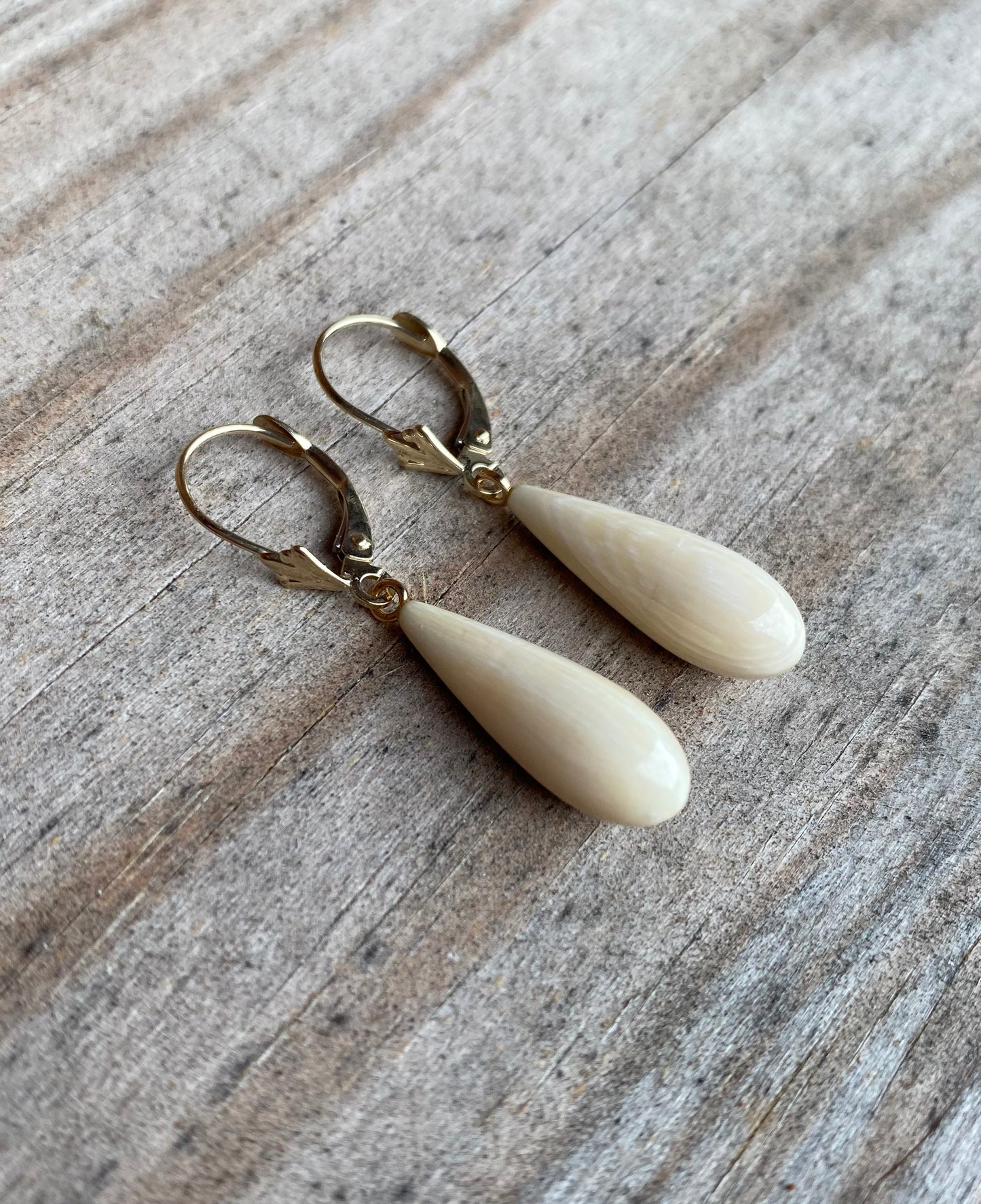 Mammoth Drop Earrings 20x7mm