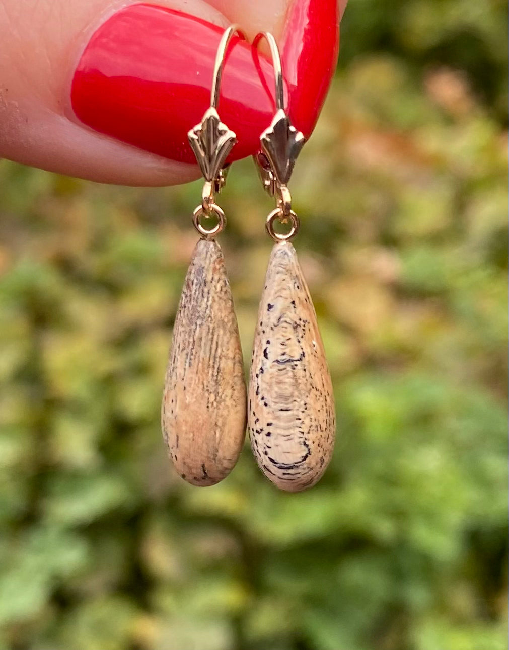 Mammoth Drop Earrings 20x7mm