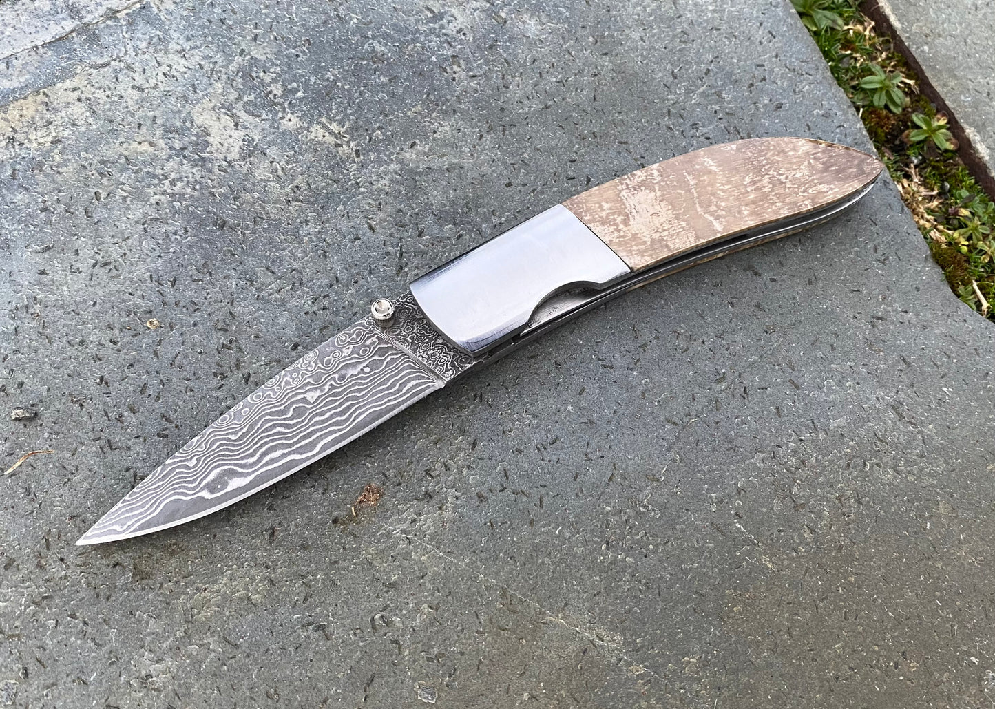 Ursa Whisky Bravo Mammoth Ivory Damascus Pocket Knife