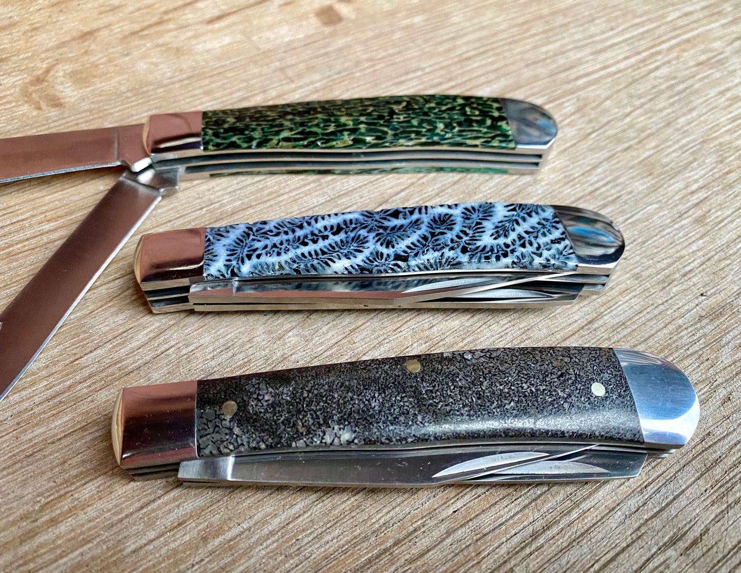 Double Blade Brain Coral Trapper Pocket Knife