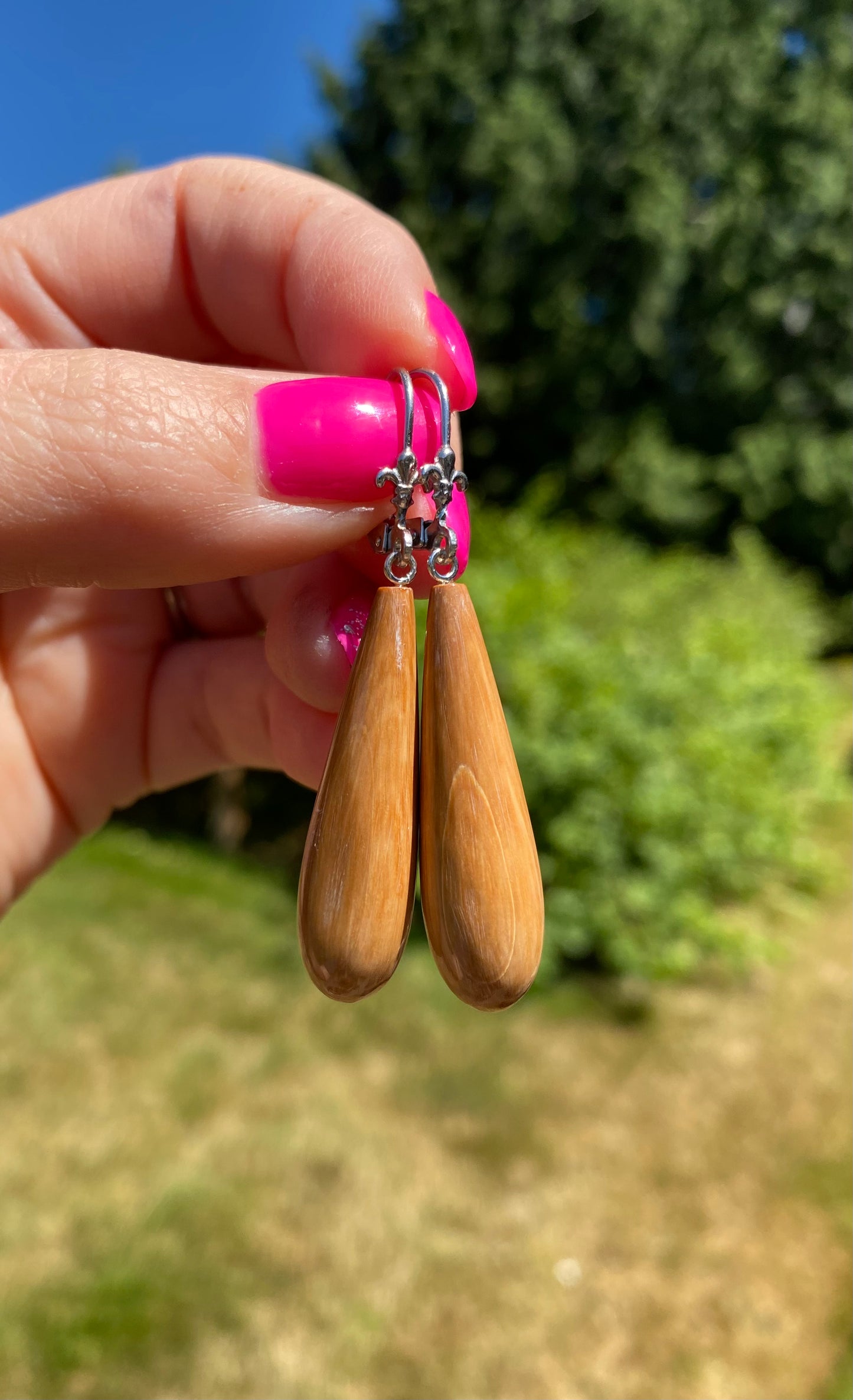 Mammoth Drop Earrings 45x10mm