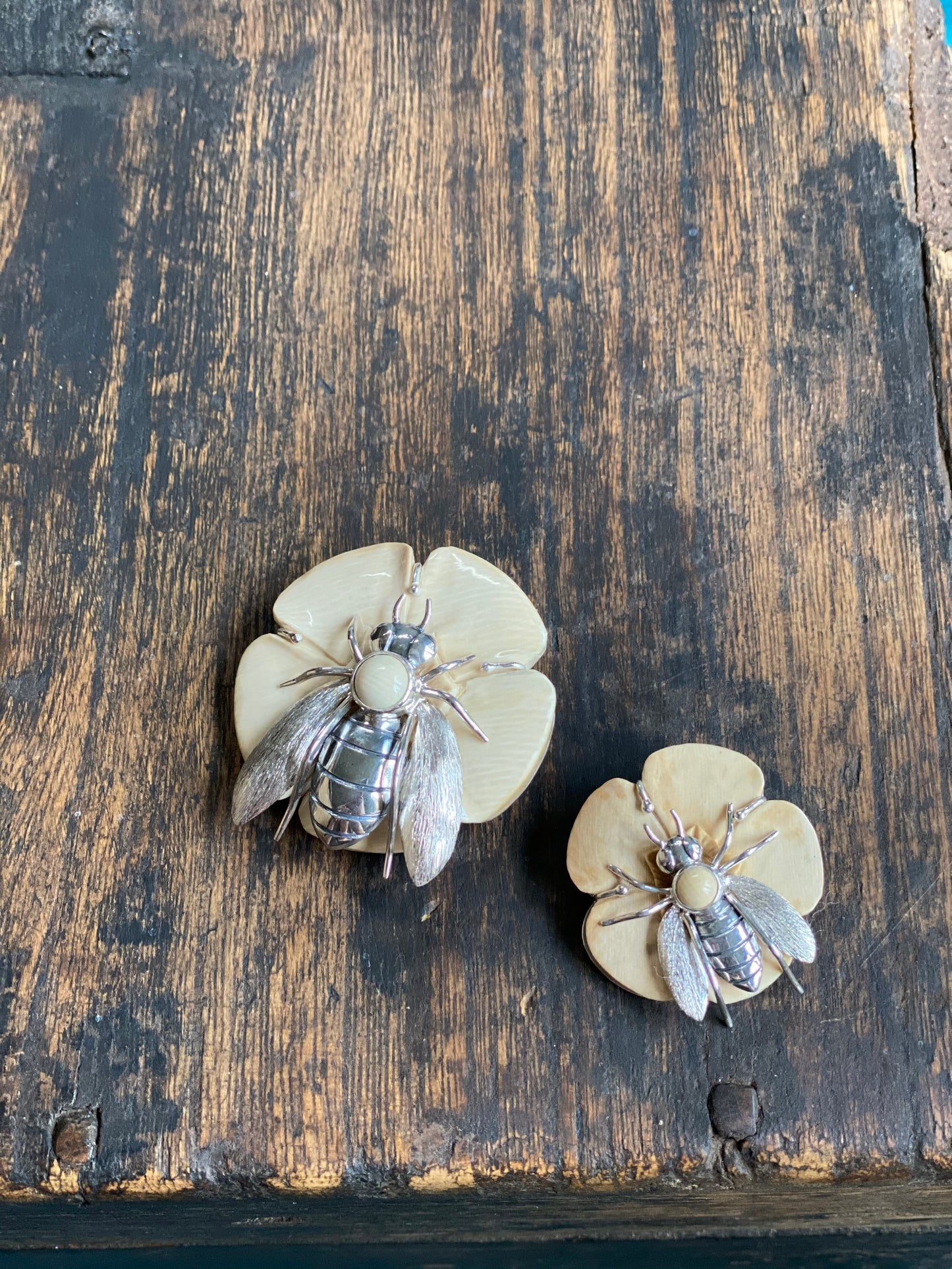 Bee on Forget Me Not Pin/ Pendant