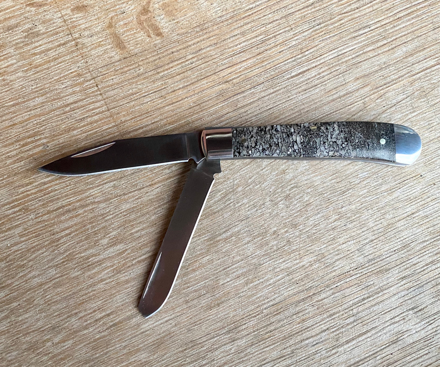 Double Blade Dinosaur Bone Trapper Pocket Knife
